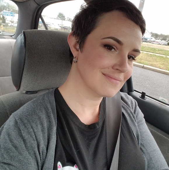 Meet your Posher, Leigh - Picture 1 of 7